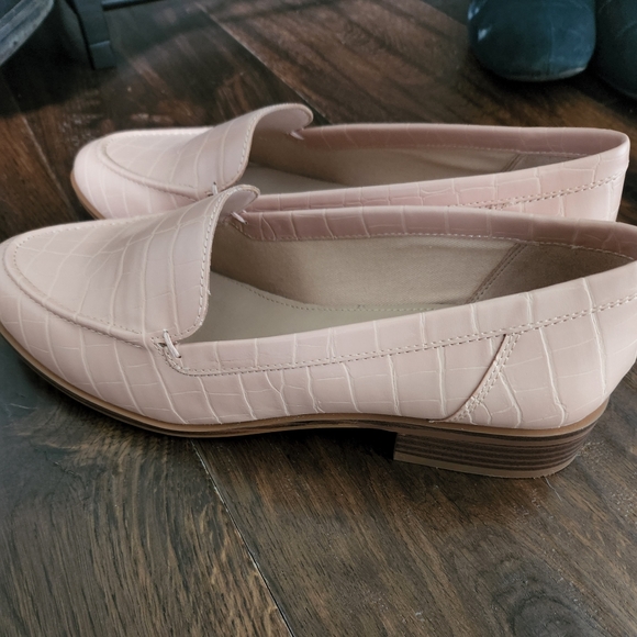 Shoes - Picture 2 of 2